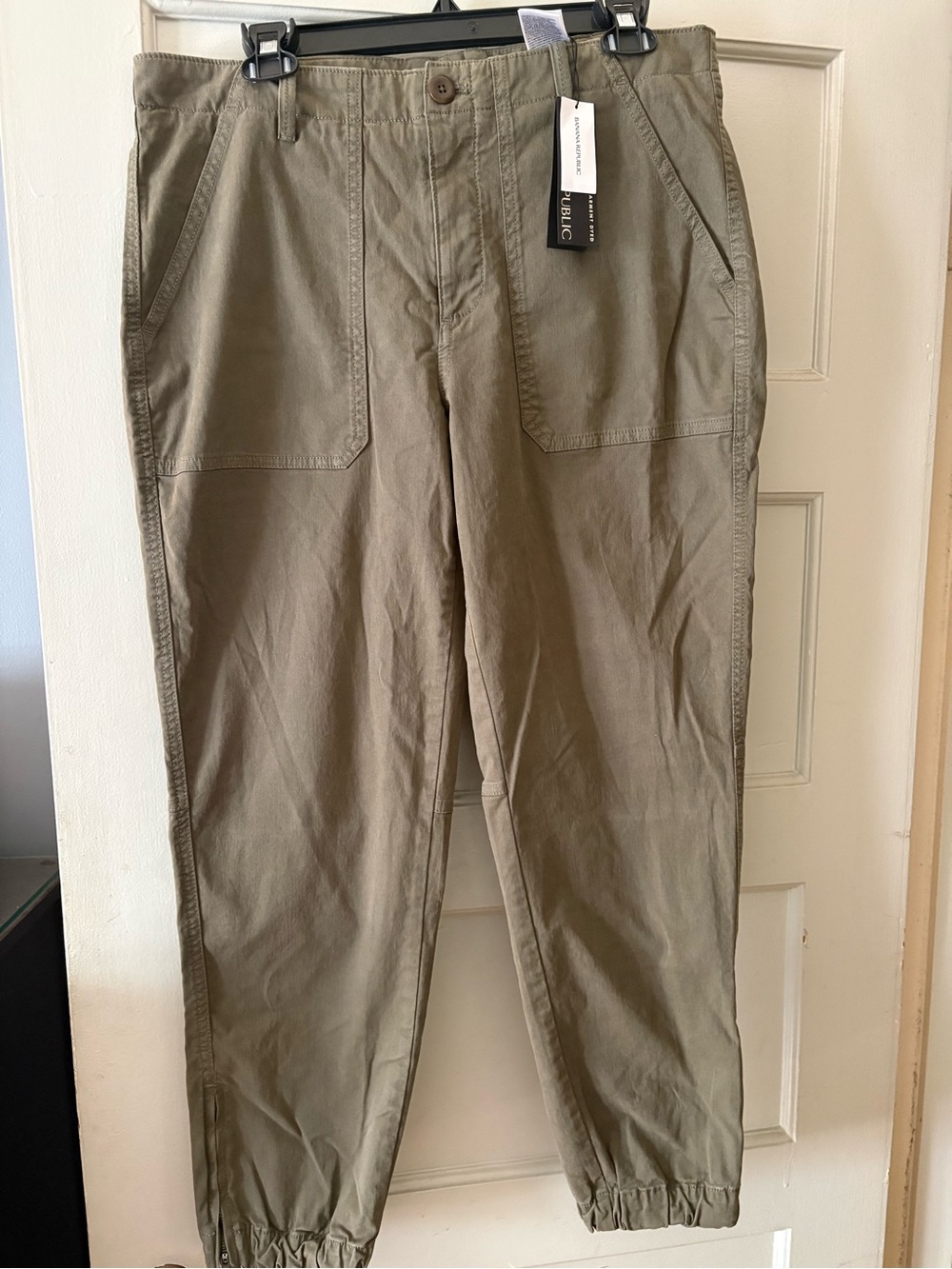 Women’s Banana Republic Slim Utility Jogger Pants Army Green NWT Size 12
